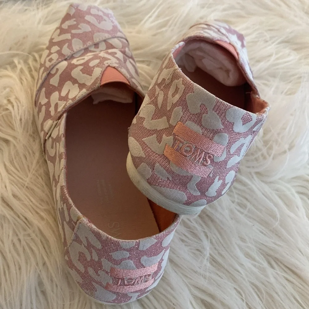 TOMS flats
